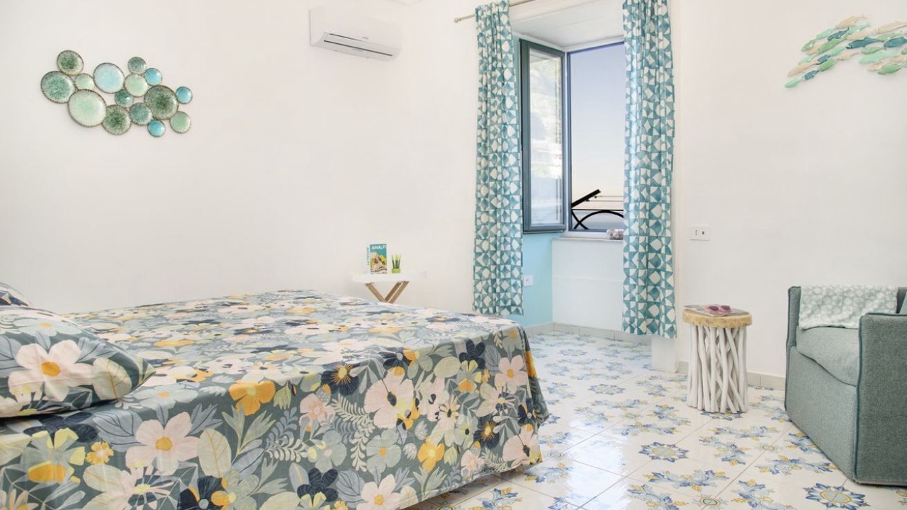 Photo of Bedroom in Meta
