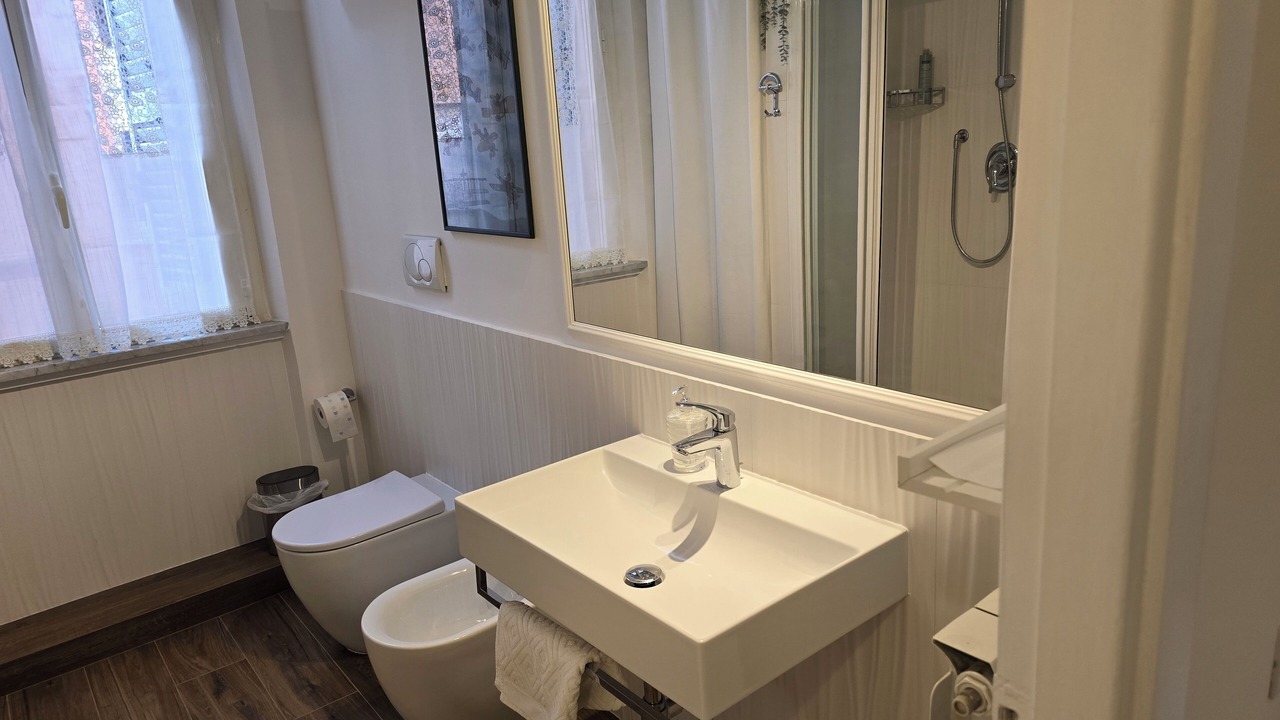 Photo of Bathroom in Repubblica
