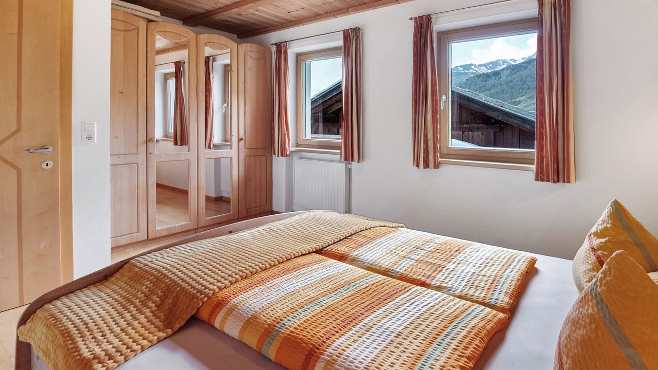 Photo of Bedroom in Melago