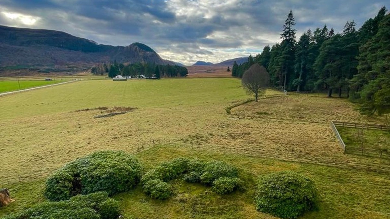 Photo of Others in Newtonmore