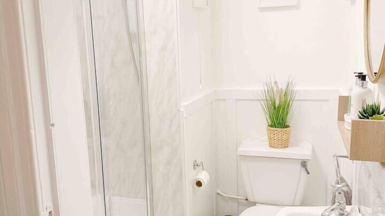 Photo of Bathroom in Longcroft