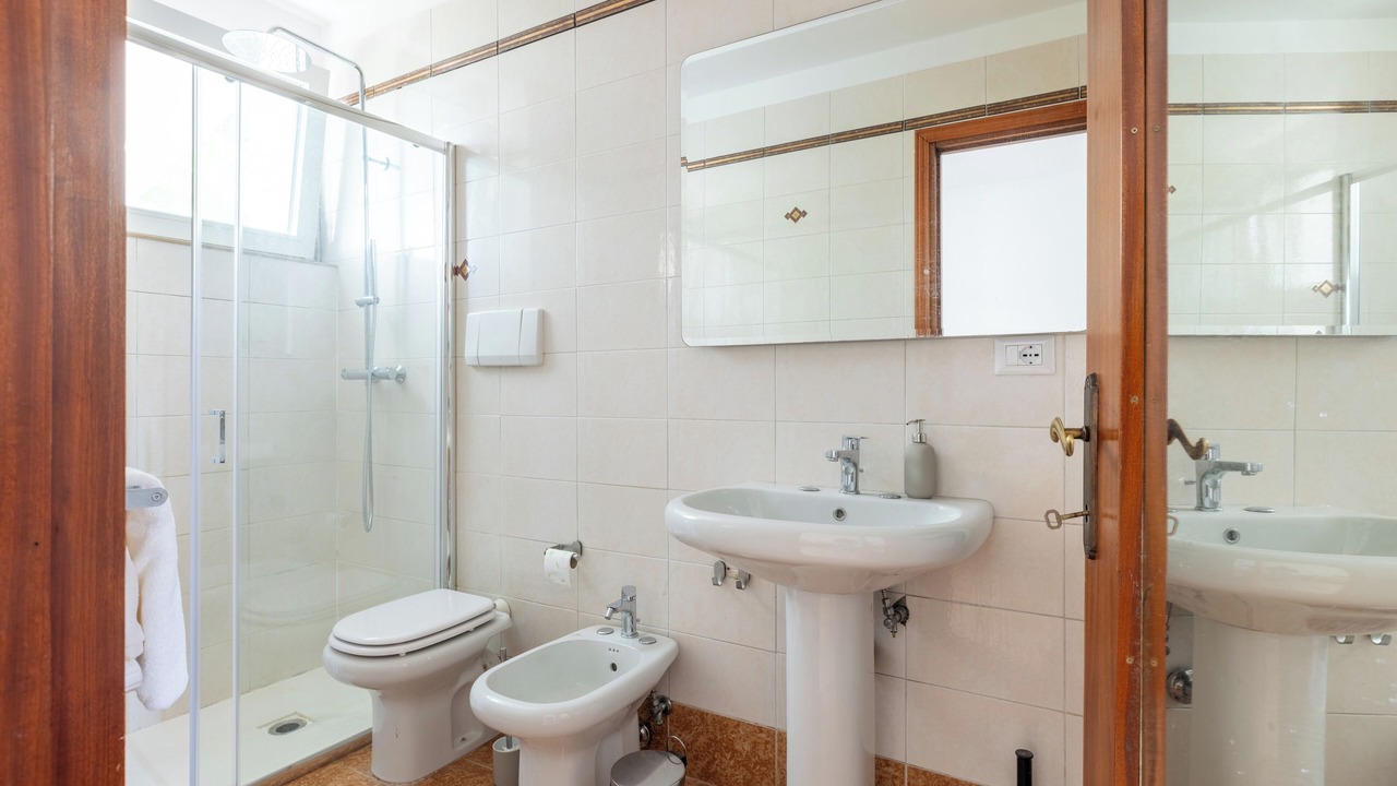 Photo of Bathroom in Zona XXXIV Casal Palocco