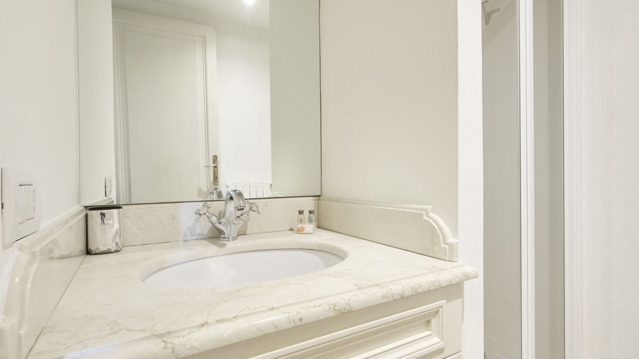 Photo of Bathroom in Magenta