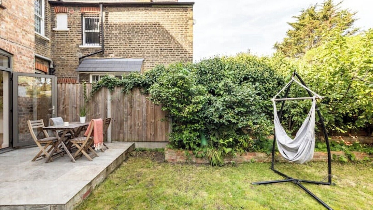 Photo of Outdoor in Leyton