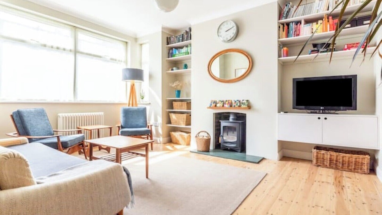 Photo of Livingroom in Leyton