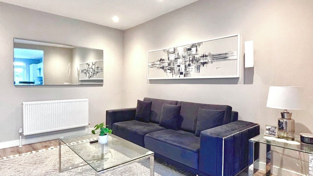 Photo of Livingroom in Palmers Green