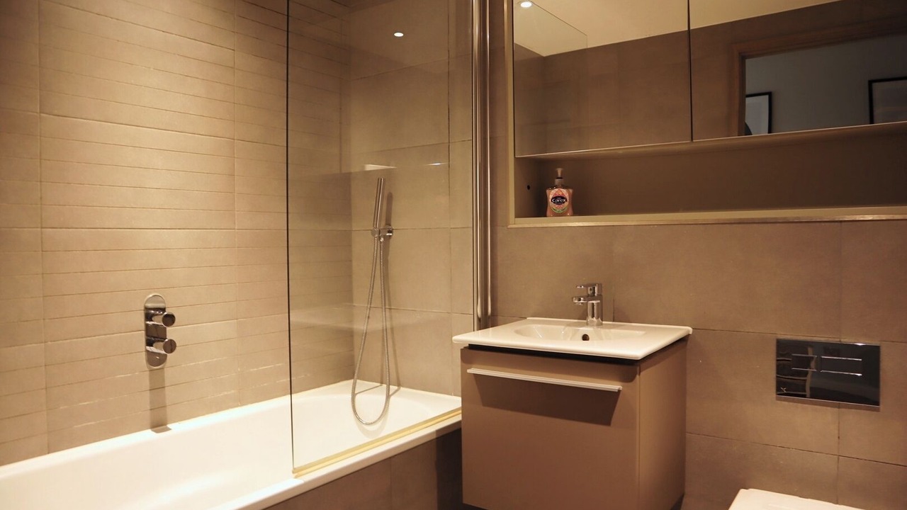 Photo of Bathroom in Vincent Square