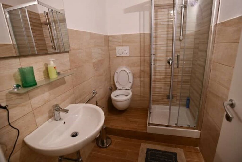 Photo of Bathroom in Esquilino