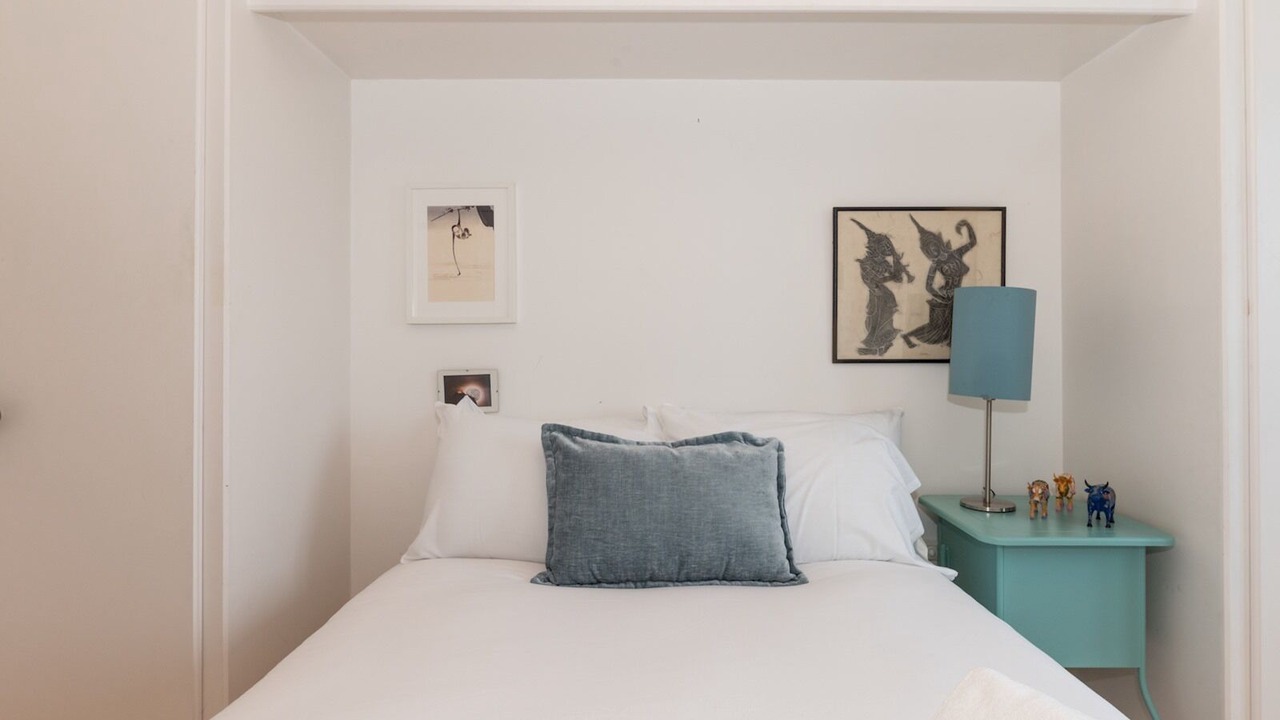 Photo of Bedroom in Mapesbury