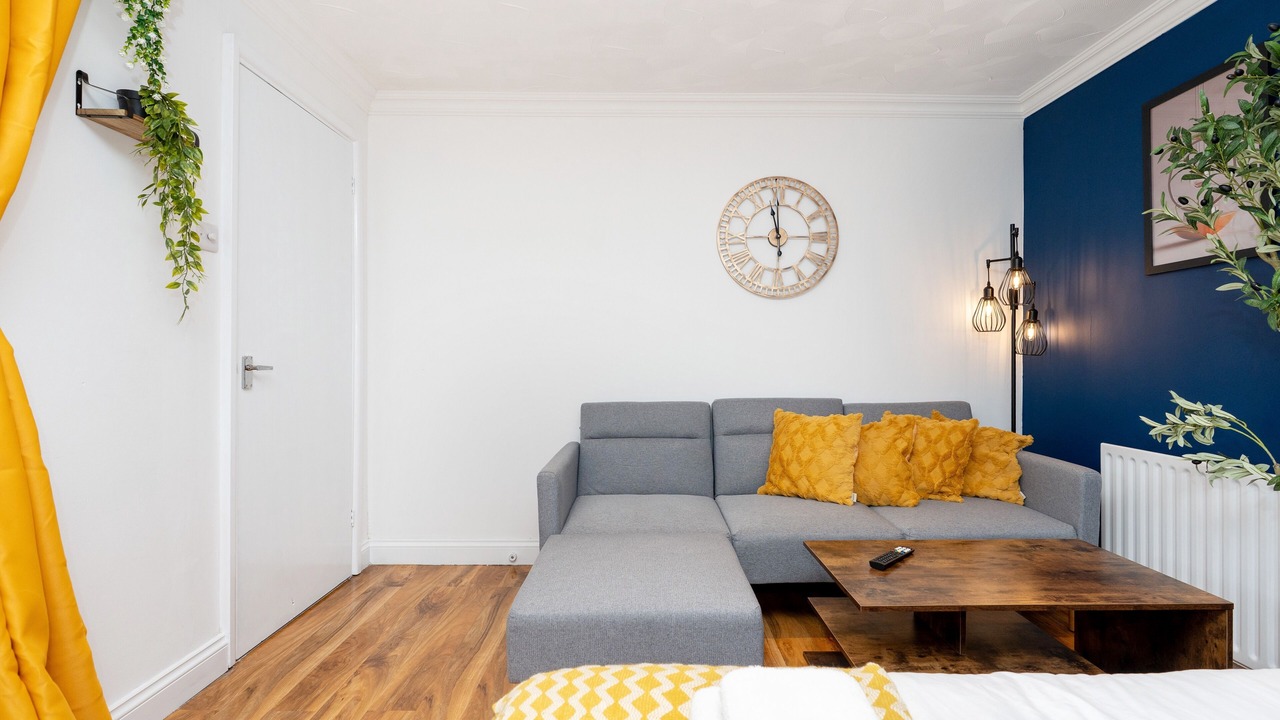 Photo of Livingroom in Portsmouth City Centre