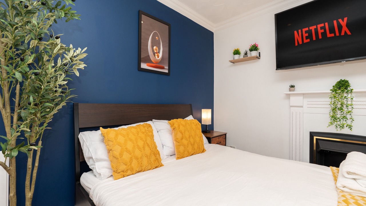 Photo of Bedroom in Portsmouth City Centre