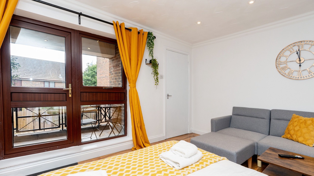 Photo of Bedroom in Portsmouth City Centre