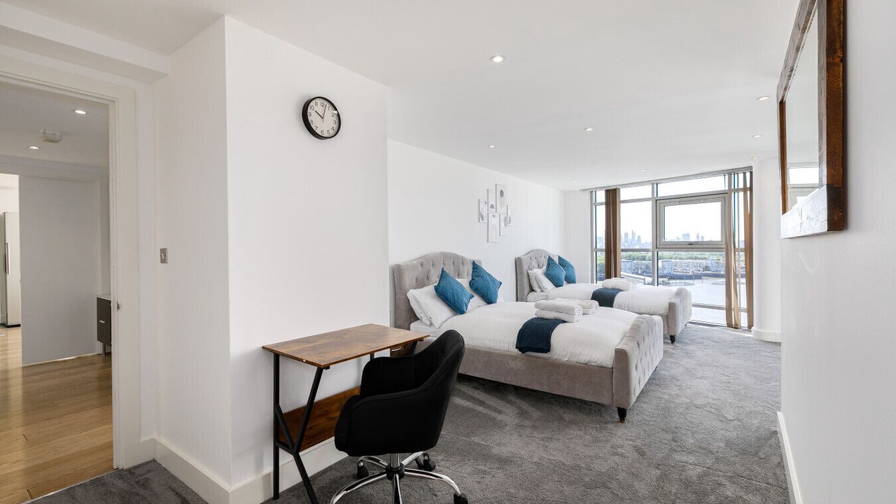 Photo of Bedroom in Island Gardens