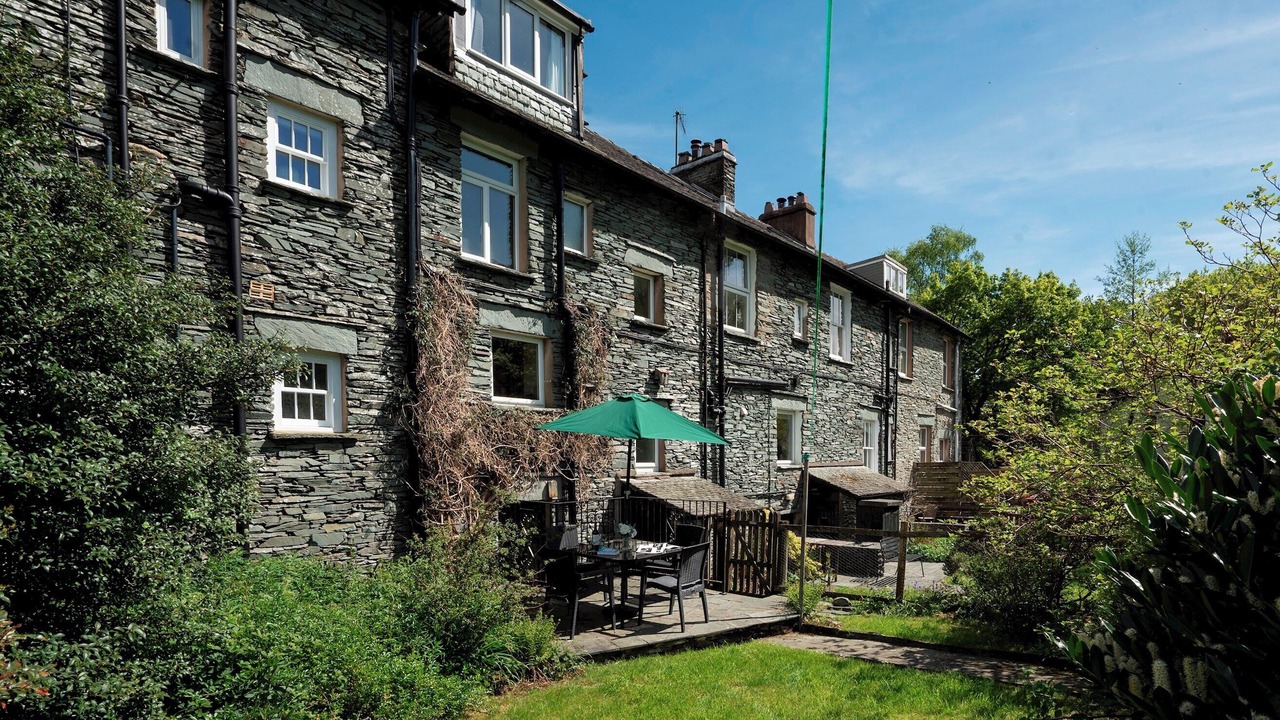 Photo of Patio Balcony in Chapel Stile