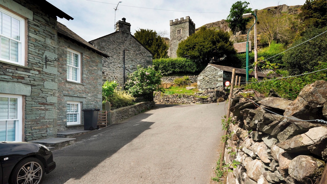 Photo of Outdoor in Chapel Stile