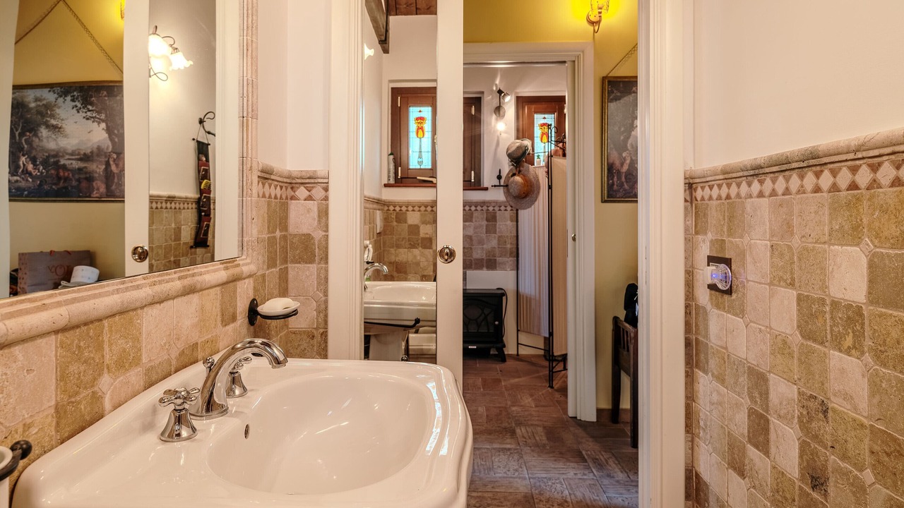 Photo of Bathroom in Tolentino