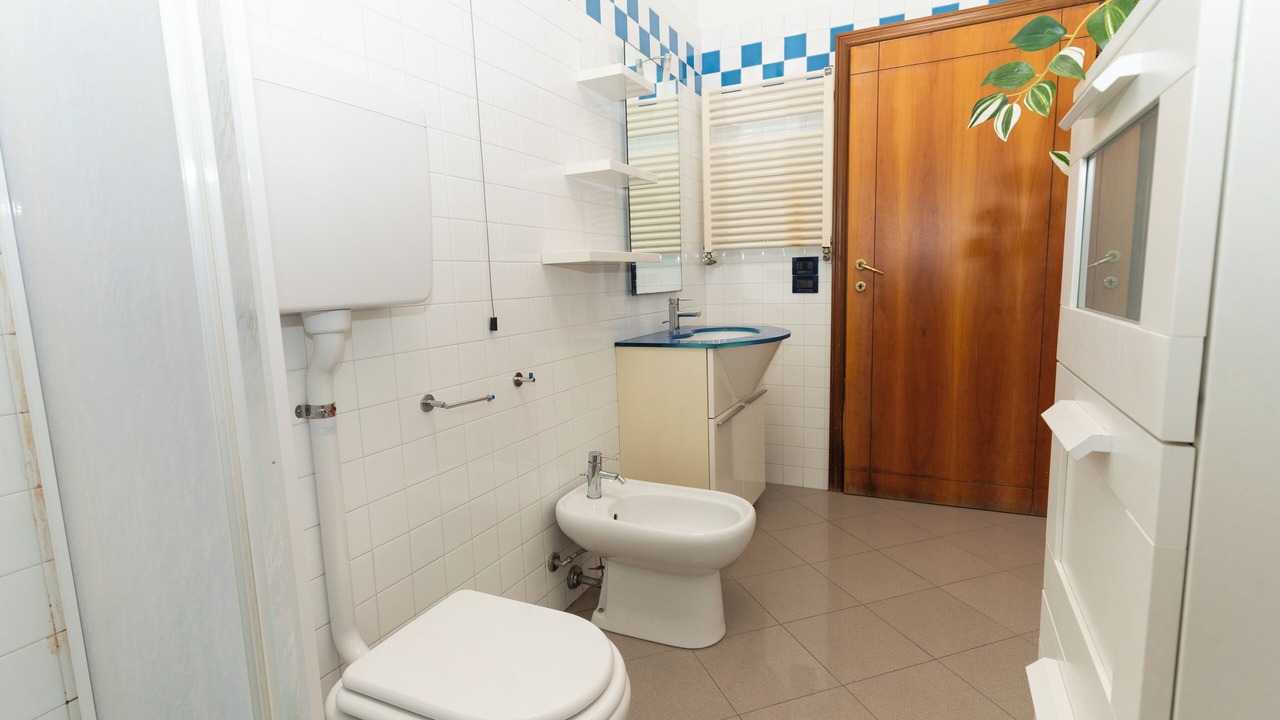 Photo of Bathroom in Marina Centro