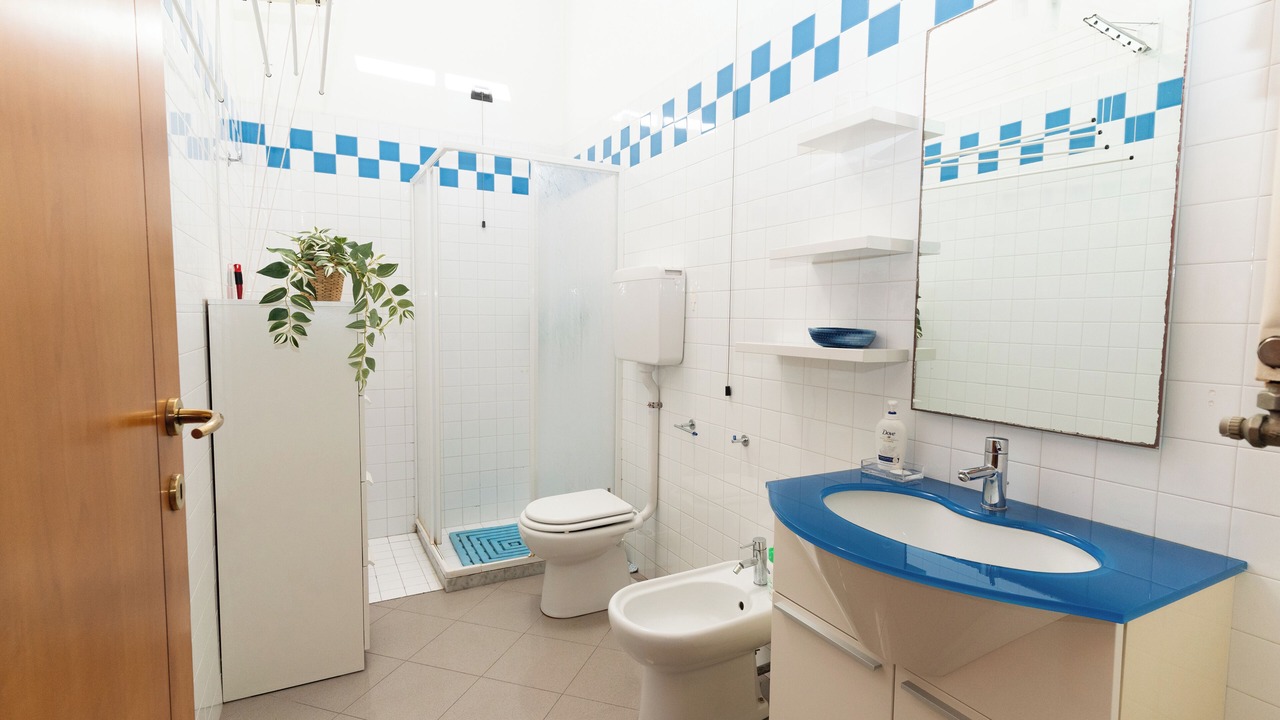Photo of Bathroom in Marina Centro