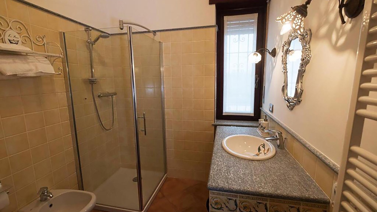 Photo of Bathroom in Villafranca dʼAsti