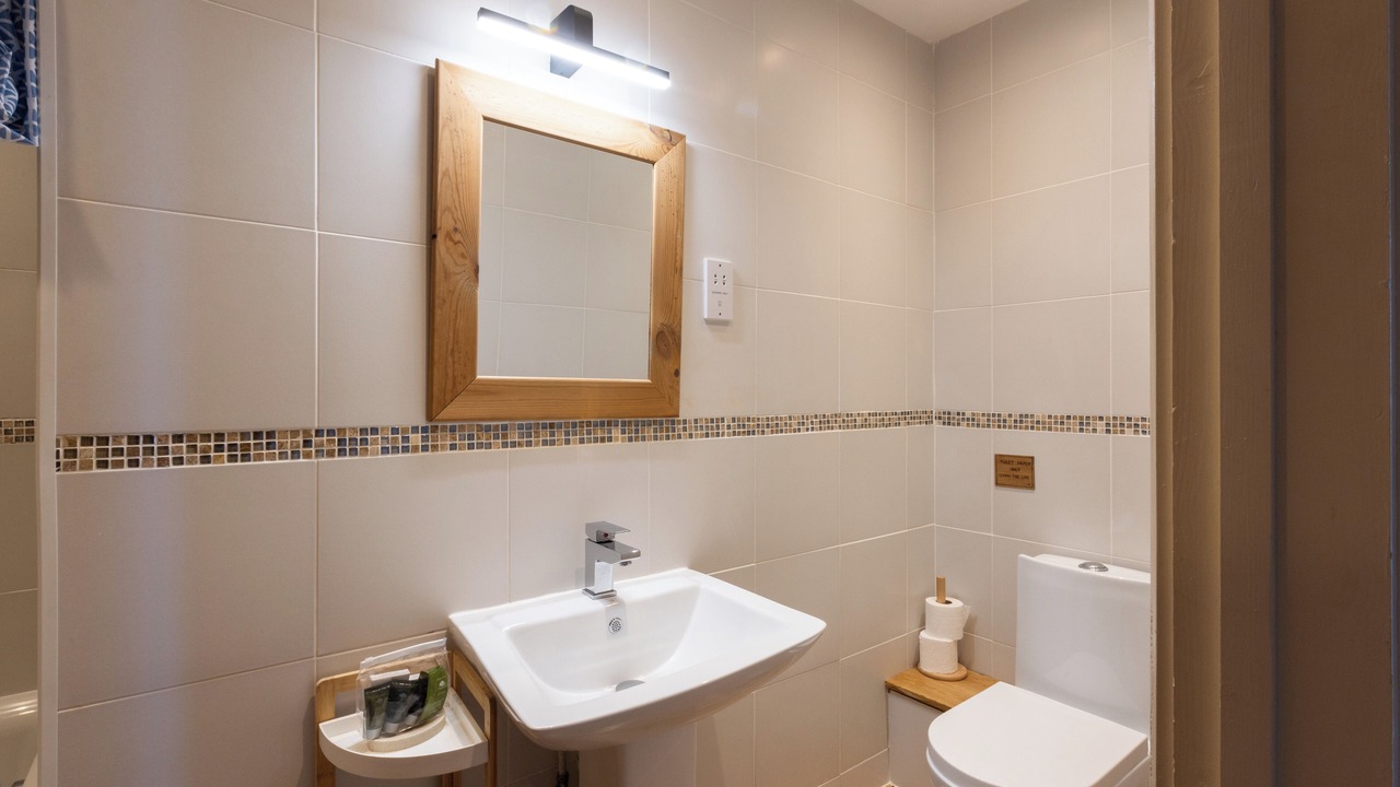 Photo of Bathroom in Padstow