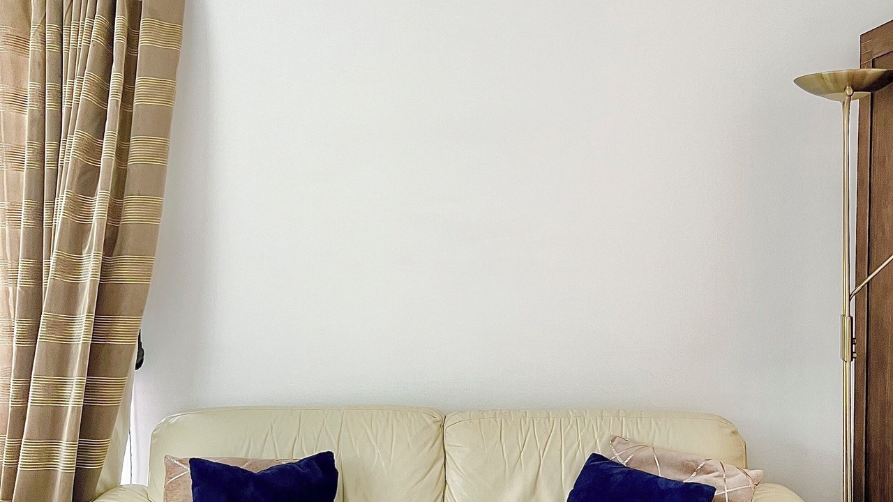 Photo of Livingroom in Mapesbury