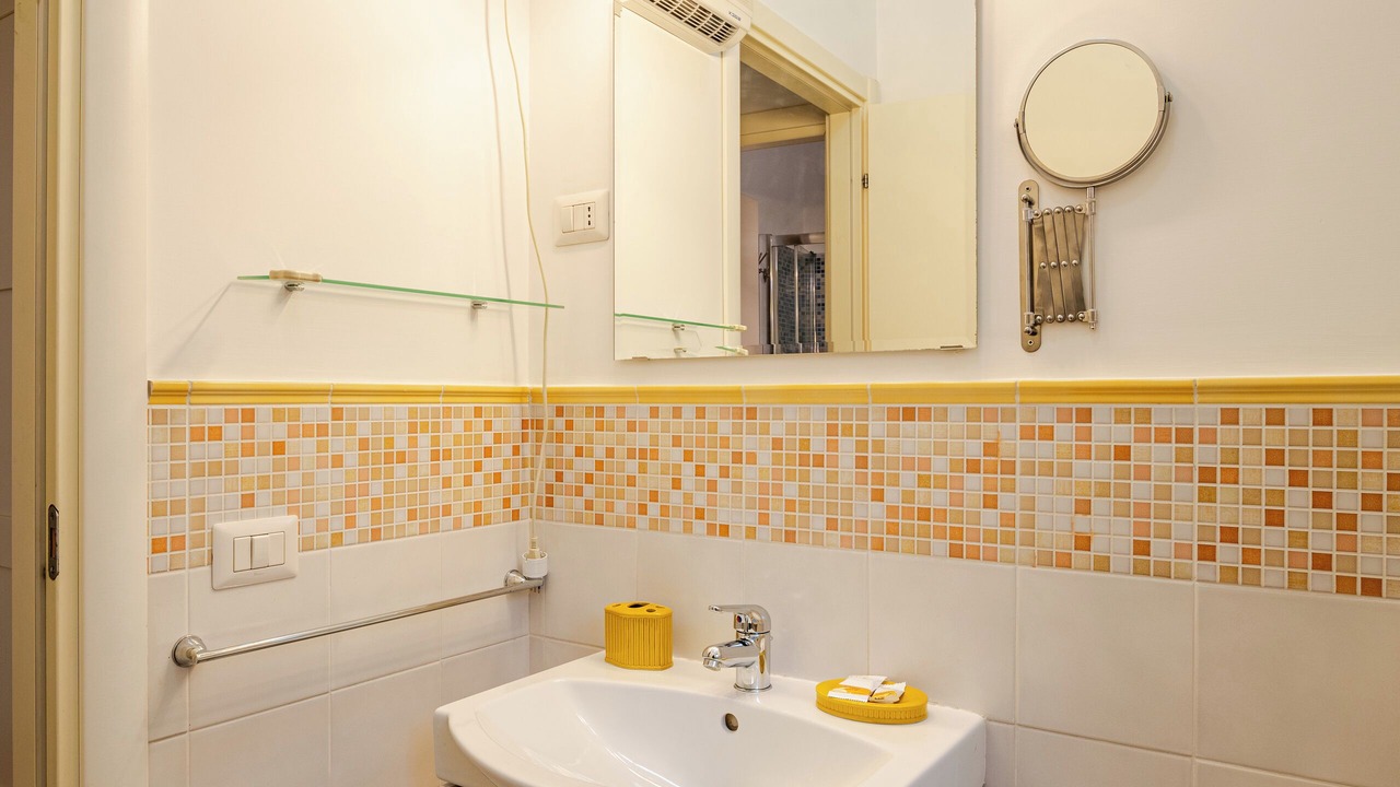 Photo of Bathroom in Trionfale