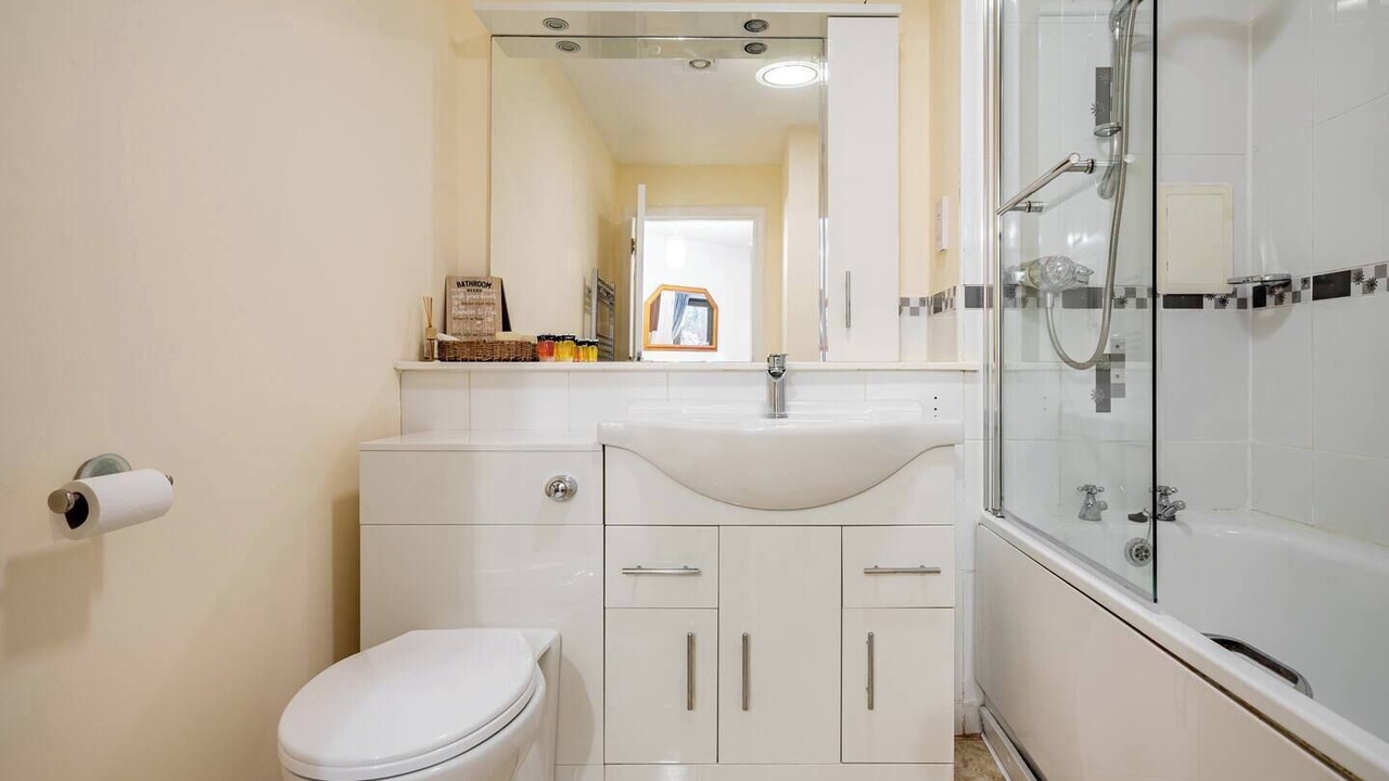 Photo of Bathroom in Haymarket