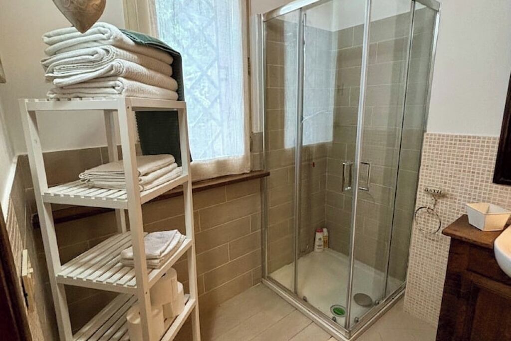 Photo of Bathroom in Arrone