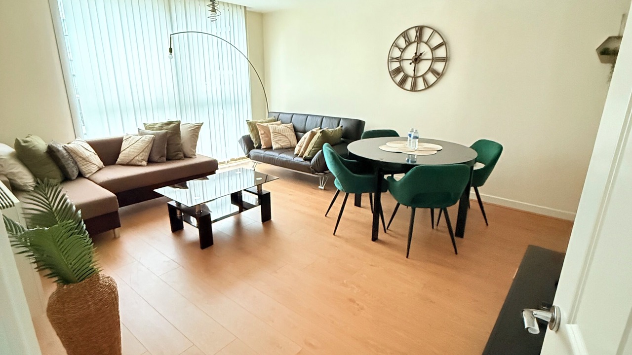 Photo of Livingroom in Central Milton Keynes