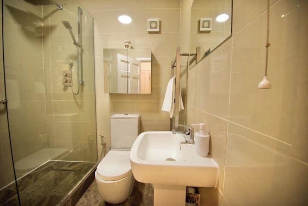 Photo of Bathroom in Brompton & Hans Town
