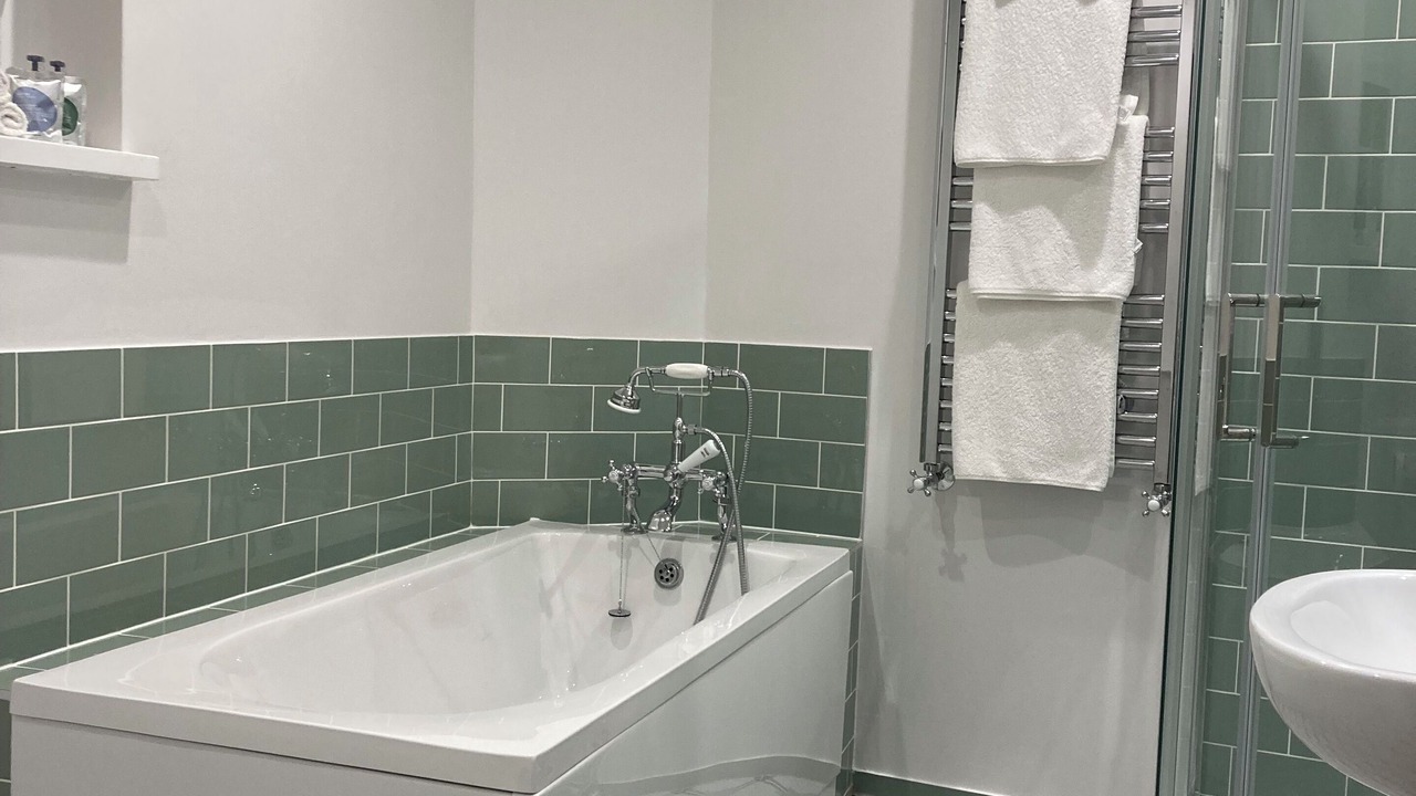 Photo of Bathroom in Colnbrook