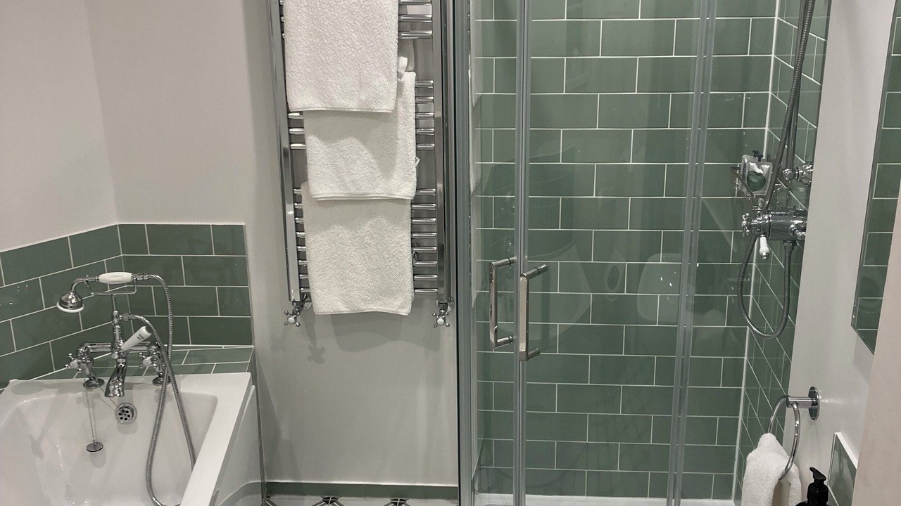 Photo of Bathroom in Colnbrook