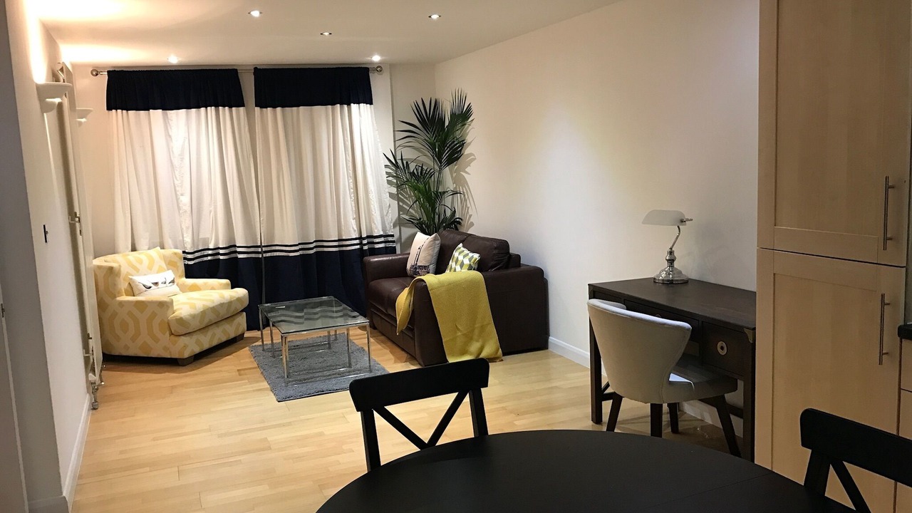 Photo of Livingroom in Tower Hill