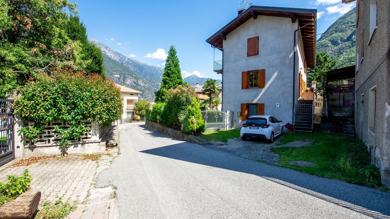 Photo of Outdoor in Issogne