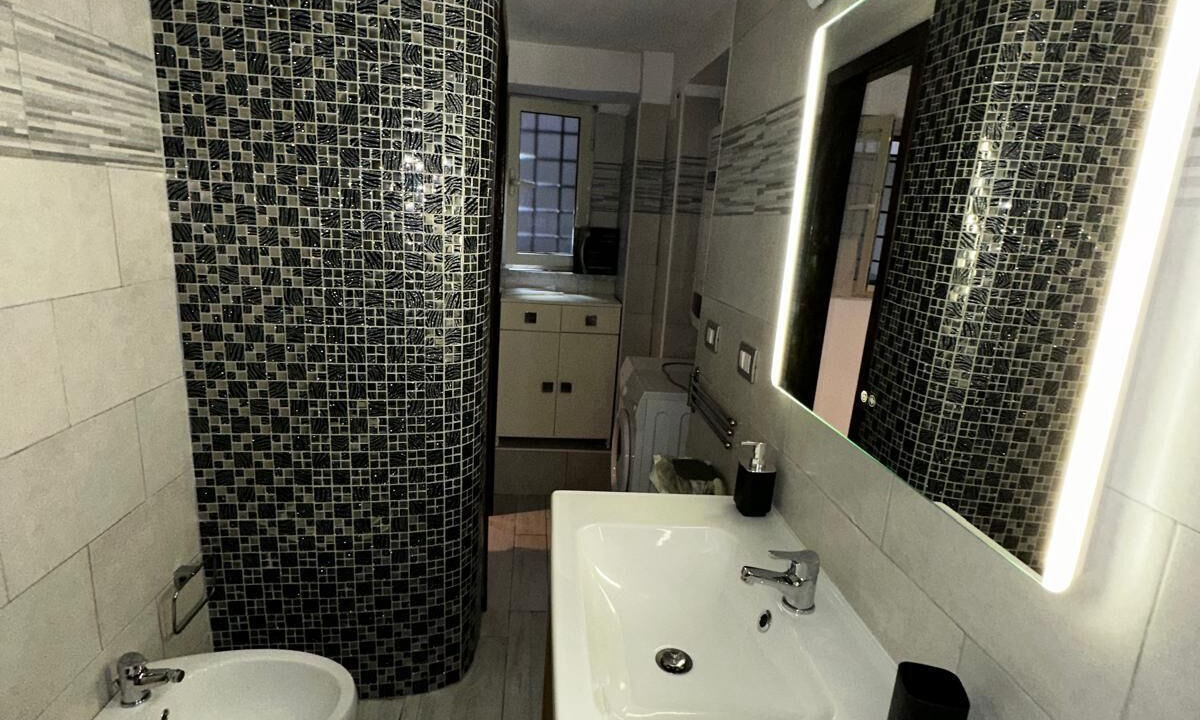 Photo of Bathroom in Naples City Centre