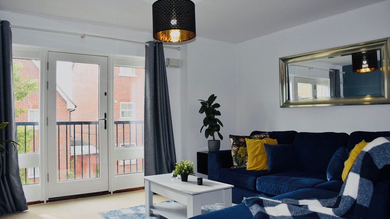 Photo of Livingroom in Newport Pagnell
