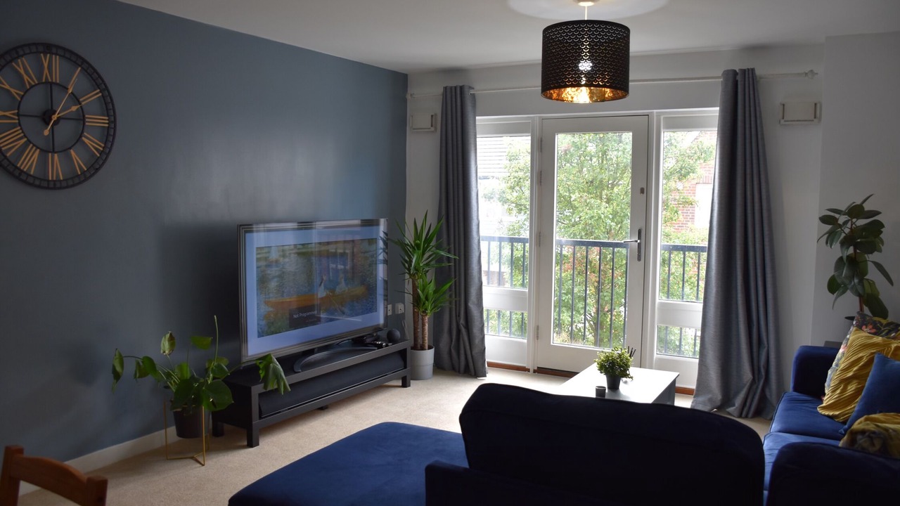 Photo of Livingroom in Newport Pagnell
