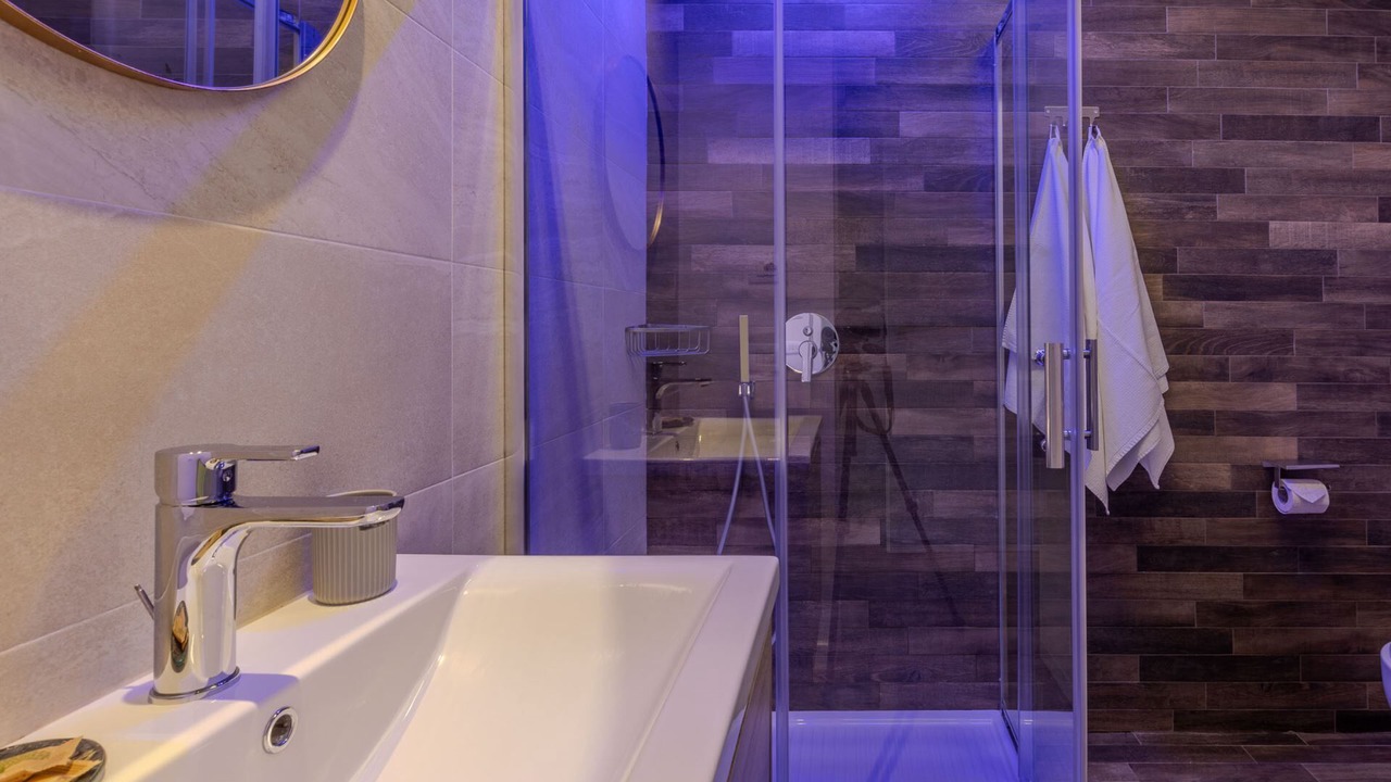 Photo of Bathroom in Atri