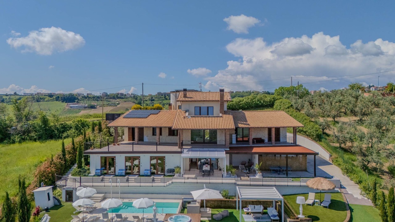 Photo of Outdoor in Atri