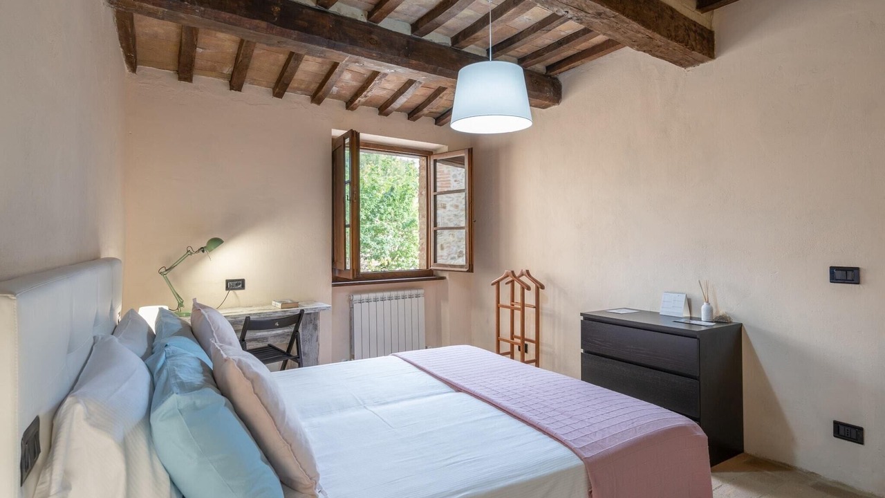 Photo of Others in Montone