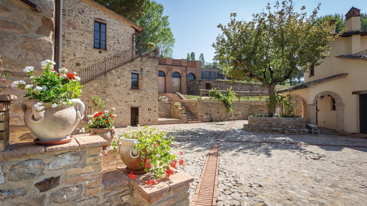 Photo of Outdoor in Montone