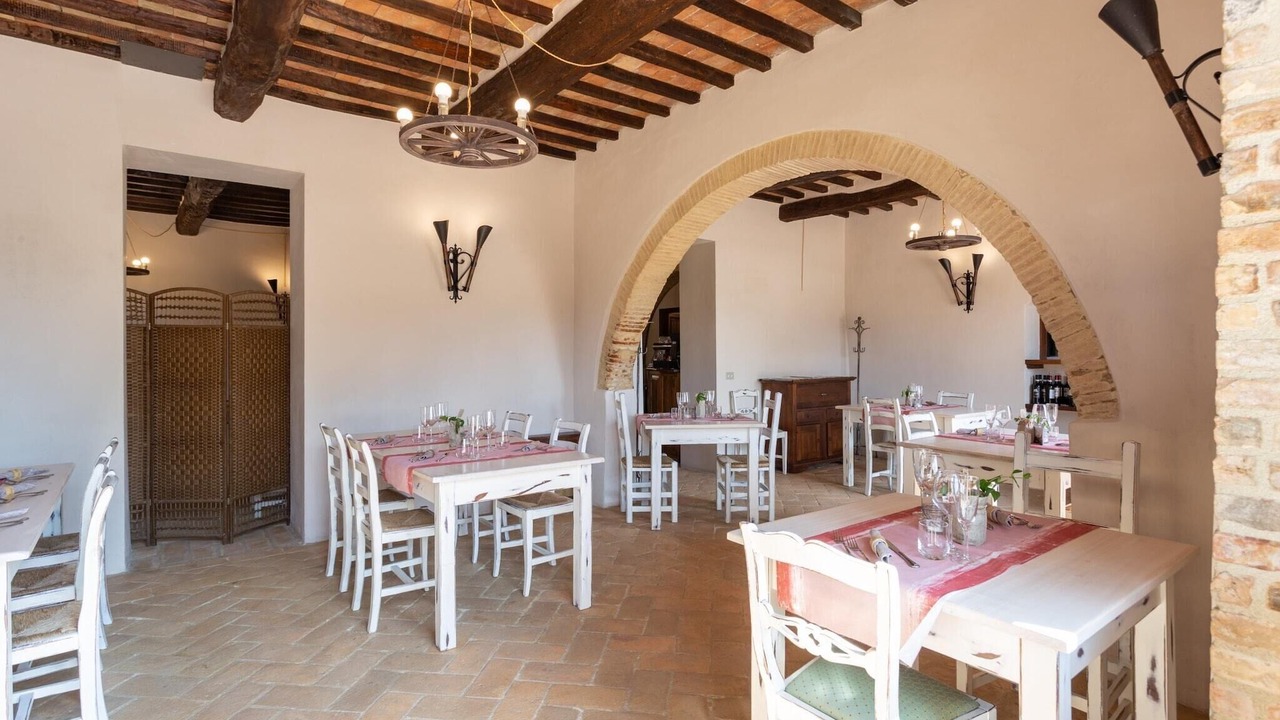 Photo of Others in Montone