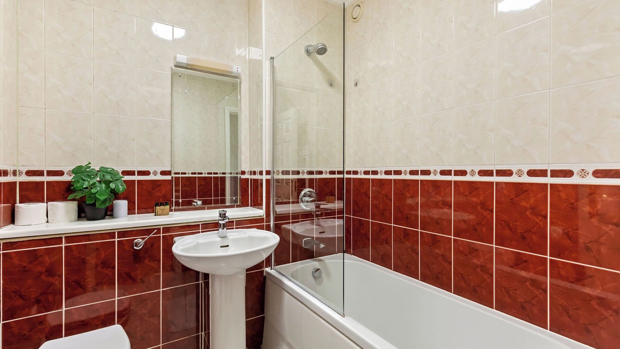 Photo of Bathroom in Mapesbury