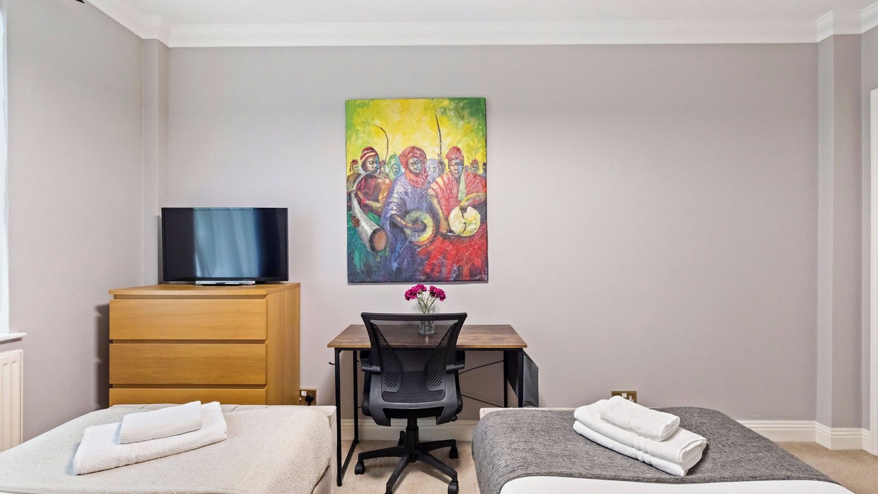 Photo of Bedroom in Mapesbury