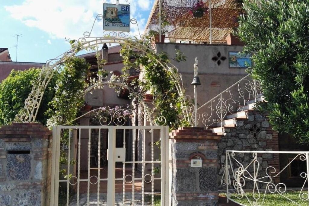 Photo of Outdoor in Cersuta