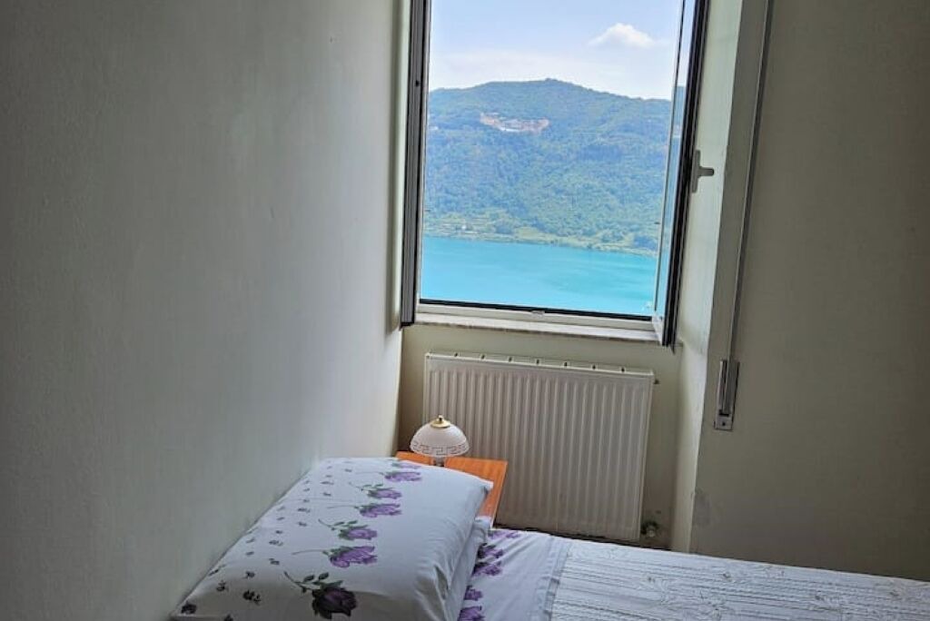 Photo of Bedroom in Nemi