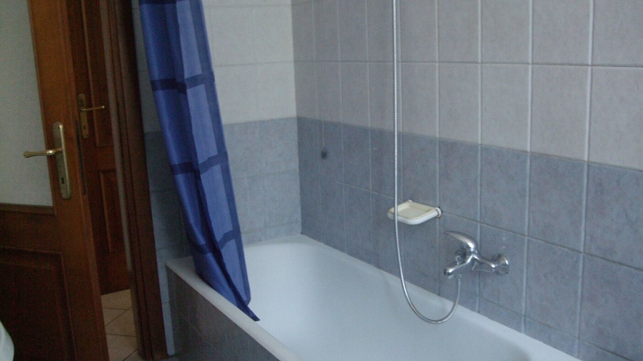 Photo of Bathroom in Leno