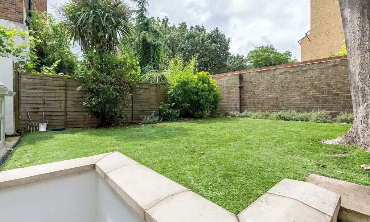Photo of Outdoor in Oval