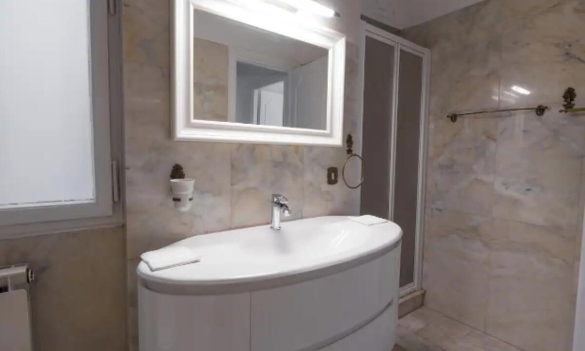 Photo of Bathroom in Trionfale