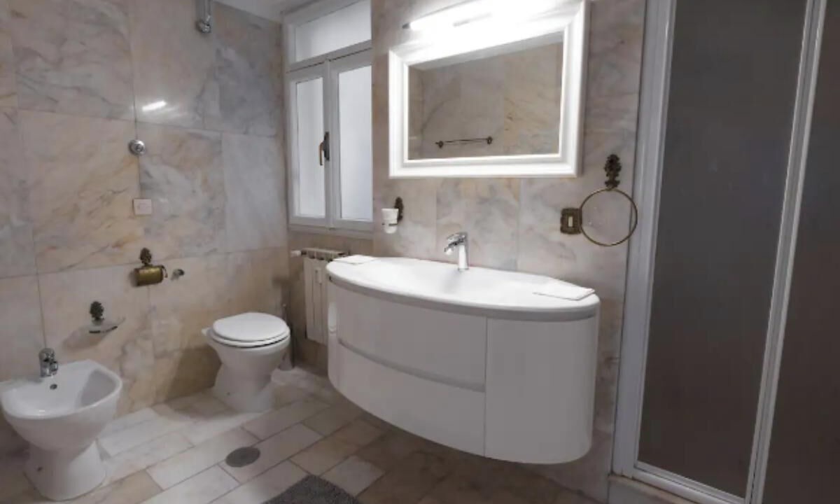 Photo of Bathroom in Trionfale